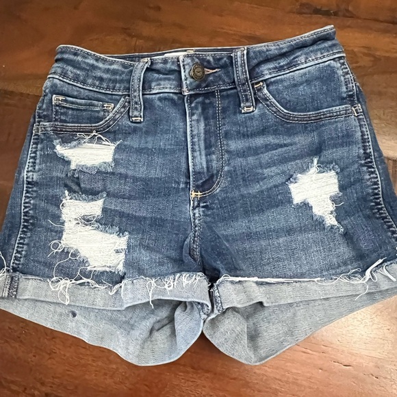 Hollister Shorts - Picture 1 of 3
